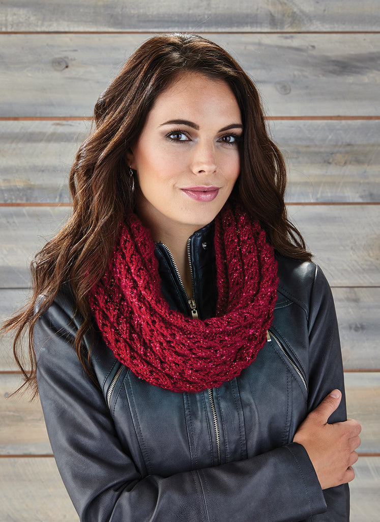 Free Sparkly Eyelet Cowl Pattern