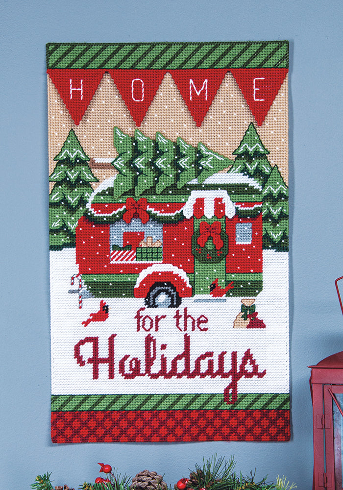 Holiday Camper Plastic Canvas Wall Hanging Kit
