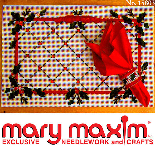 Holly Placemat and Napkin Rings Pattern